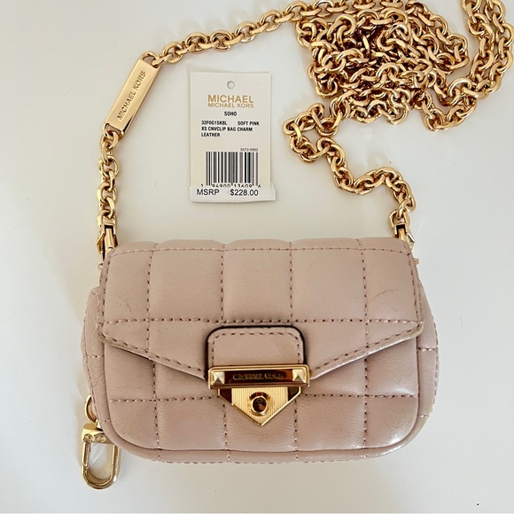 ❌SOLD❌[Michael Kors] Soho Mini Lamb Leather Pouch with Chain - Picture 5 of 5